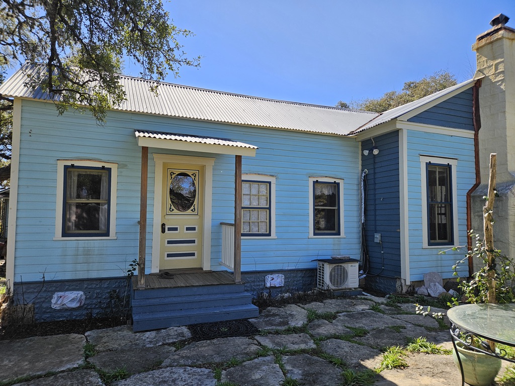 Side porch