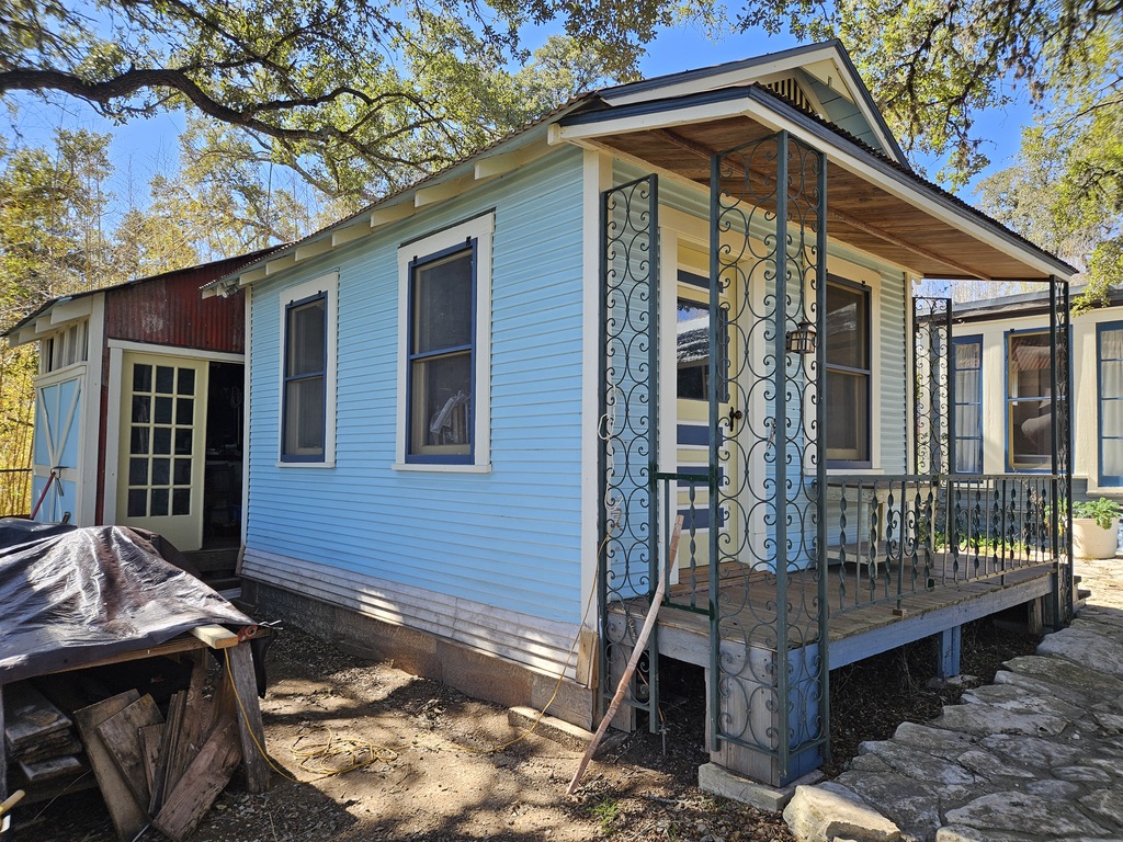 La Casita side view